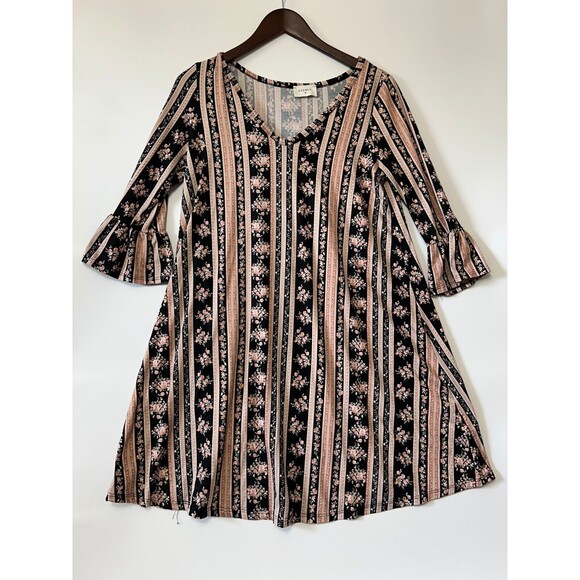 Everly Floral Dress‎ Size Medium Black Pink Roses Boho Girly - Picture 2 of 16